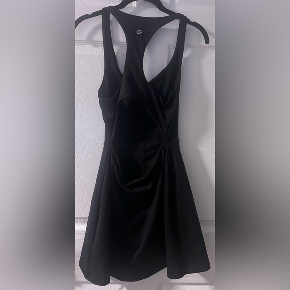 Women's GapFit Power Exercise Dress in True Black - Picture 5 of 5